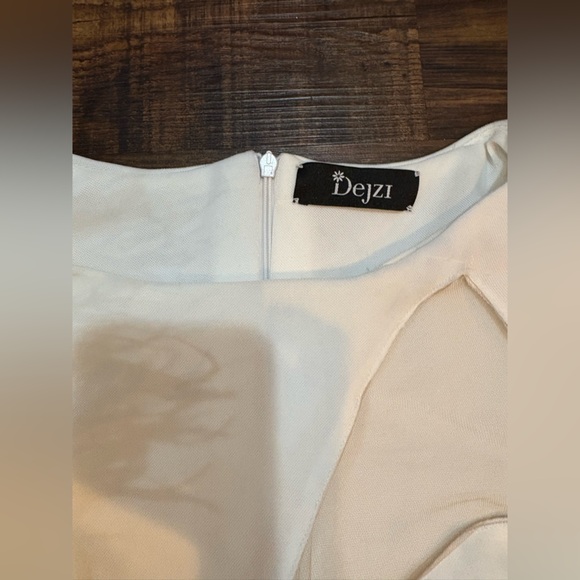 Dejzi White Feathered Long Sleeve Dress - Picture 7 of 9